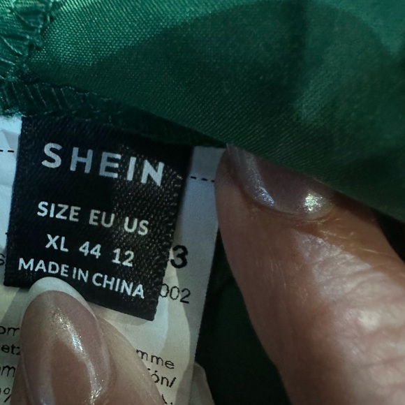 SHEIN Green V-Neck Bishop Sleeve Backless Dress - Picture 4 of 4